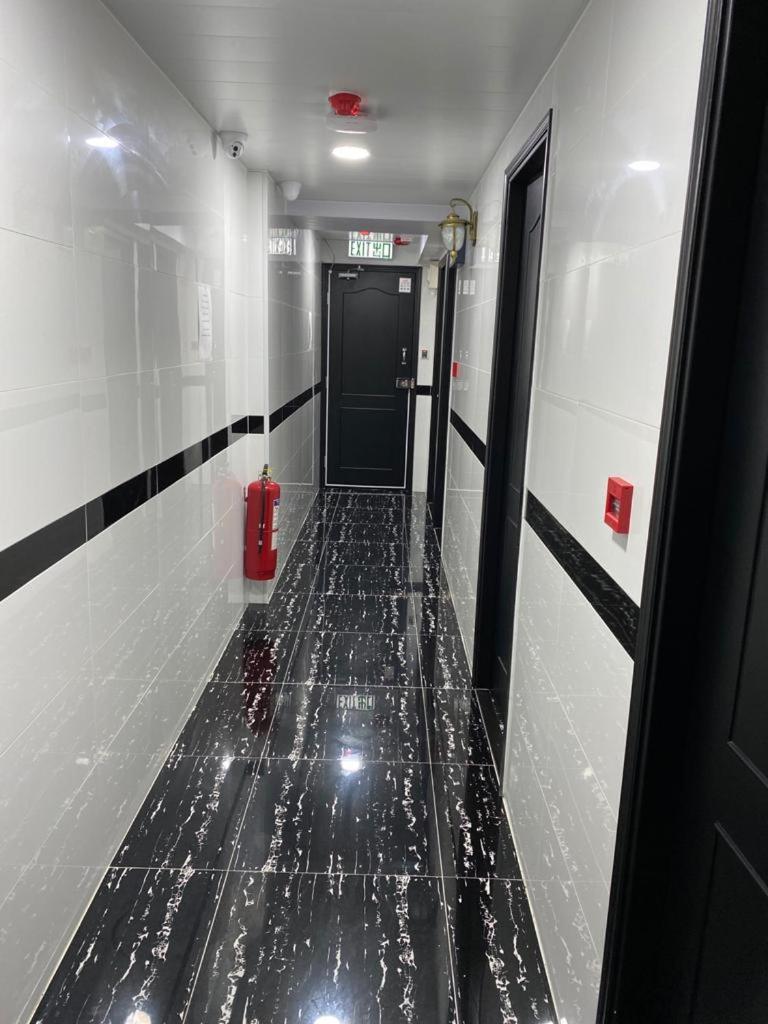Day And Night Hostel Block D 10Th Floor Hongkong Eksteriør billede