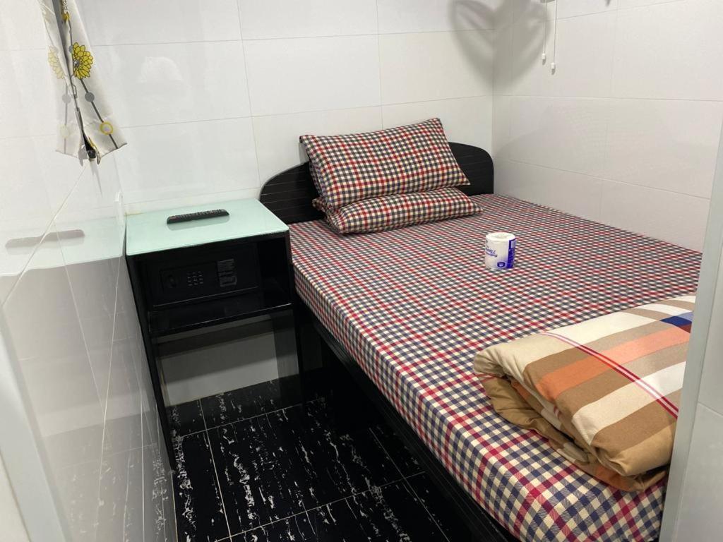 Day And Night Hostel Block D 10Th Floor Hongkong Eksteriør billede